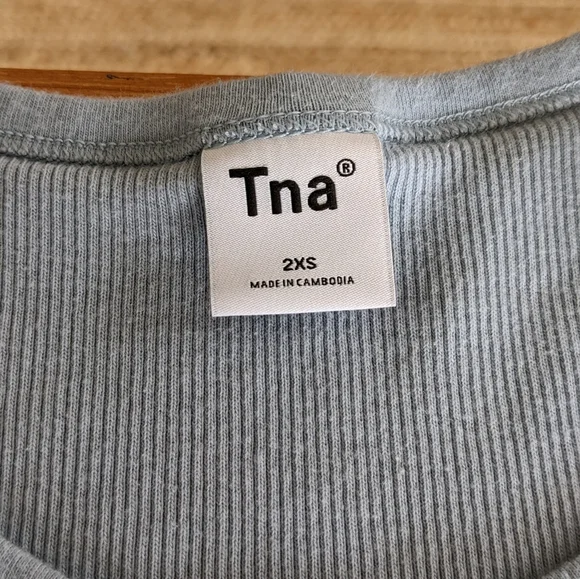 Aritzia Tna Ribbed Cropped Racer Tank - Picture 5 of 7